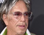 Mickey Rourke tra i protagonisti del film Replica