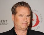 Val Kilmer sul suo tumore alla gola: 'Alcuni giorni devo scegliere tra mangiare e respirare'