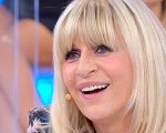 Gemma Galgani e le foto con il seno rifatto: “Come quando ero una ragazzina”