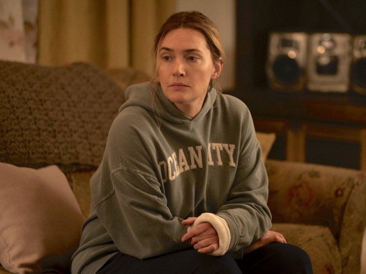 kate winslet sotto shock per il suo debutto alla regia in goodbye june 200 come se sentissi ancora l effetto da Movieplayer.it kate winslet sotto shock per il suo debutto alla regia in goodbye june 200 come se sentissi ancora l effetto