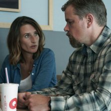 La ragazza di Stillwater: Matt Damon e Camille Cottin in una scena del film