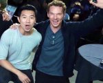 Shang-Chi, Simu Liu ringrazia Benedict Cumberbatch per essere stato 'un padre solidale, ma anche sexy'