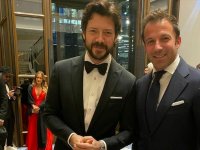 La casa di carta 5: Alessandro Del Piero e il Professore Álvaro Morte: la foto fa impazzire i fan