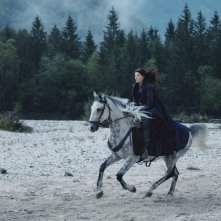 La ruota del tempo: Rosamund Pike in una scena