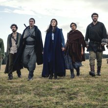 La ruota del tempo: il cast in una scena