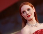 Venezia 78, il rosso di Jessica Chastain fa impazzire i fan alla Mostra (FOTO)