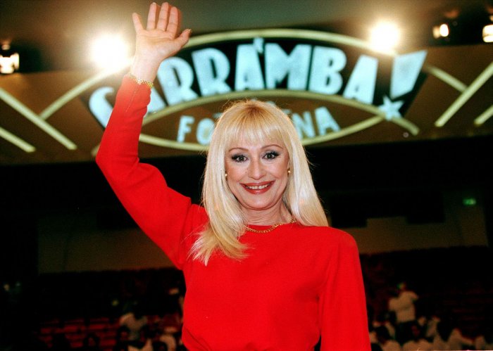 Lillo su Raffaella Carrà: "Sul set di un film rischiai di ucciderla, lei però si mise a ridere"