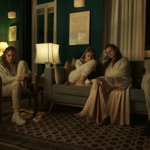 America latina: Elio Germano, Astrid Casali, Carlotta Gamba, Federica Pala in una scena