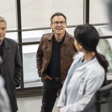 Dr. Death: Alec Baldwin in una scena della serie