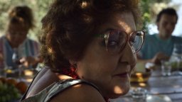 E' Stata La Mano Di Dio - Clip La Signora Gentile