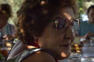 E' Stata La Mano Di Dio - Clip La Signora Gentile