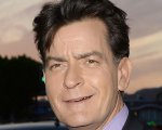 Charlie Sheen e Denise Richards, la figlia svela: “ho lasciato la casa di mia madre, era violenta”