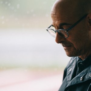Supernova: Stanley Tucci in una scena del film