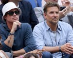 Brad Pitt e Bradley Cooper si godono una partita di tennis agli US Open (FOTO)