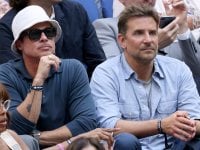 Brad Pitt e Bradley Cooper si godono una partita di tennis agli US Open (FOTO)