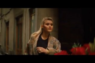 Ancora Più Bello - Clip 'Rose Rosse'
