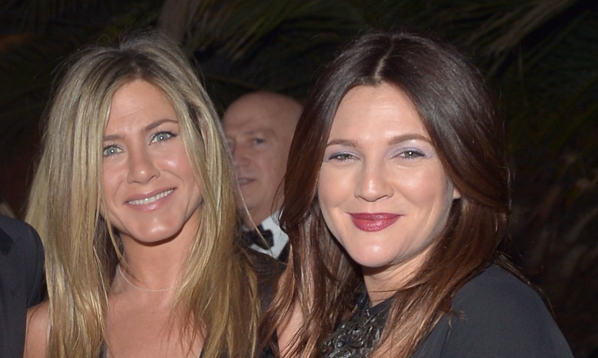 Jennifer Aniston E Drew Barrymore Intervengono Su Adam Sandler E Il ...