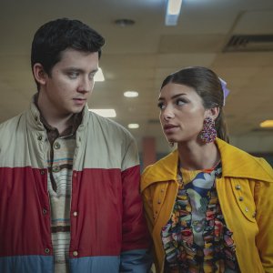 Sex Education 3: Asa Butterfield e Mimi Keene in una scena della serie Netflix