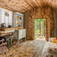 Winnie the Pooh: Airbnb