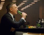 No Time to Die: lo spot Heineken con Daniel Craig scherza sui rinvii del film (VIDEO)