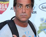 Peter Dante: la co-star di Adam Sandler arrestata per minacce di morte ai vicini