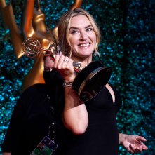 Omicidio a Easttown, Kate Winslet festeggia l'Emmy 2021 conquistato per la miglior interpretazione