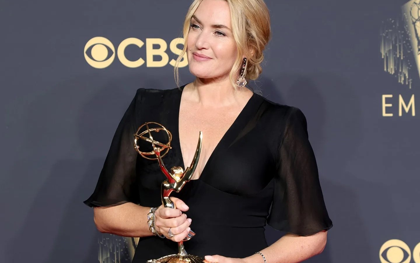 Kate Winslet dopo la premiazione degli Emmy Award