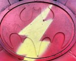 The Flash:  il logo di Batman sul costume di Barry svelato sui social (FOTO)