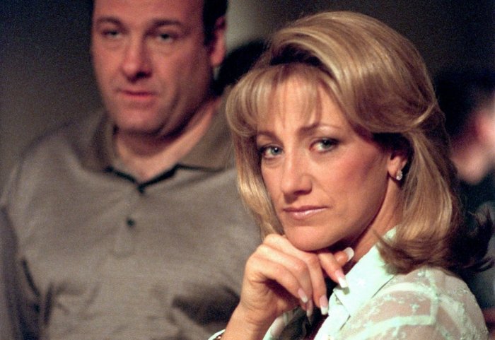 I Soprano: Edie Falco ha recitato nel prequel I molti santi del New Jersey, ma la sua scena è stata tagliata