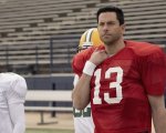 American Underdog: Zachary Levi è il campione Kurt Warner nel teaser del biopic