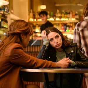 Eravamo canzoni: María Valverde in una scena del film