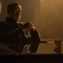 Fondazione: Jared Harris è Hari Seldon in nella serie Apple