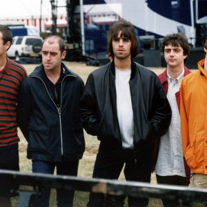 Oasis Knebworth 1996: una scena