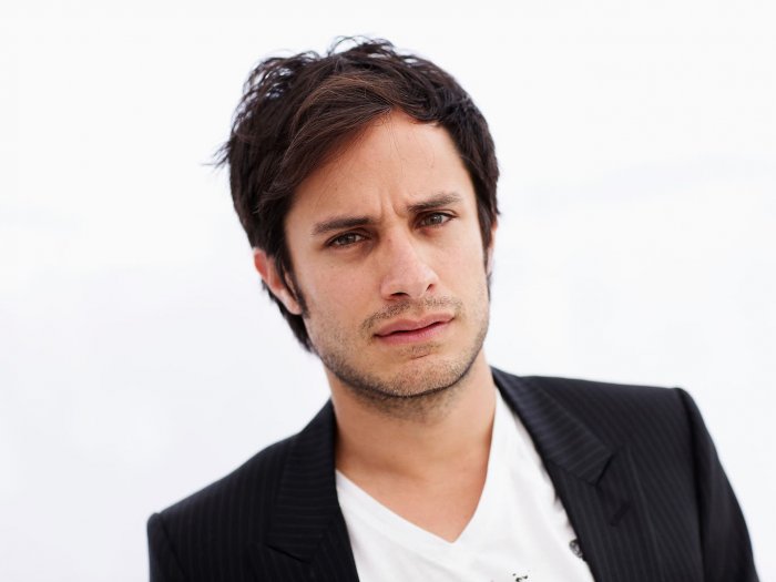 The Mother: Gael Garcia Bernal e Joseph Fiennes nel cast del thriller Netflix con Jennifer Lopez