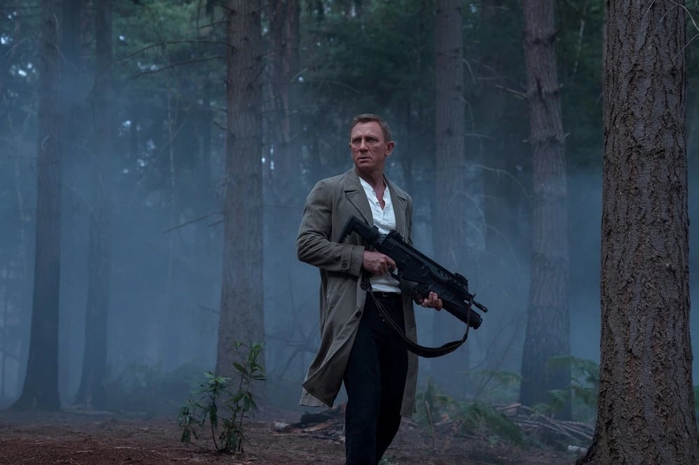 Daniel Craig in una scena di No Time To Die