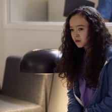 Transplant: Sirena Gulamgaus in una scena della serie