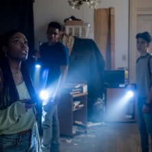 Black As Night: Asjha Cooper durante una scena