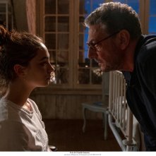 Il Materiale Emotivo: Sergio Castellitto con Matilda De Angelis in una scena