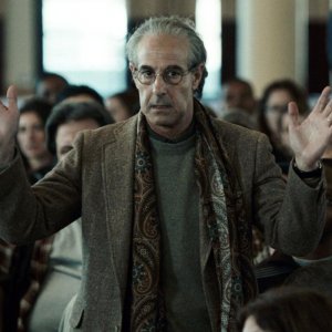 Worth: Stanley Tucci in una scena del film