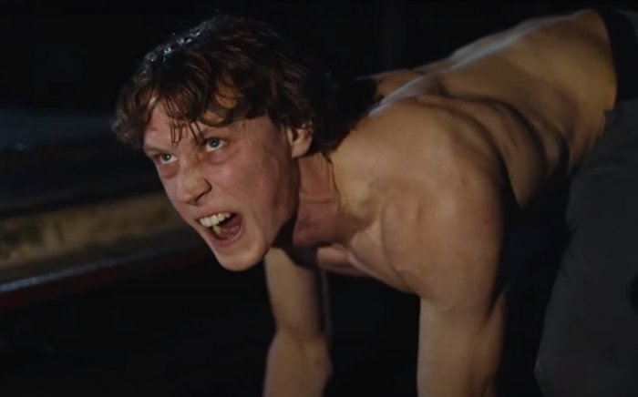 Wolf: il trailer del film con George MacKay e Lily-Rose Depp