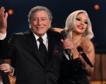 Lady Gaga e Tony Bennett: il nuovo video di I Got You Under My Skin oggi su MTV