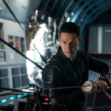 Infinite: Mark Wahlberg in una scena d'azione