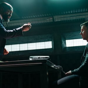 Infinite: Mark Wahlberg e Chiwetel Ejiofor in una scena