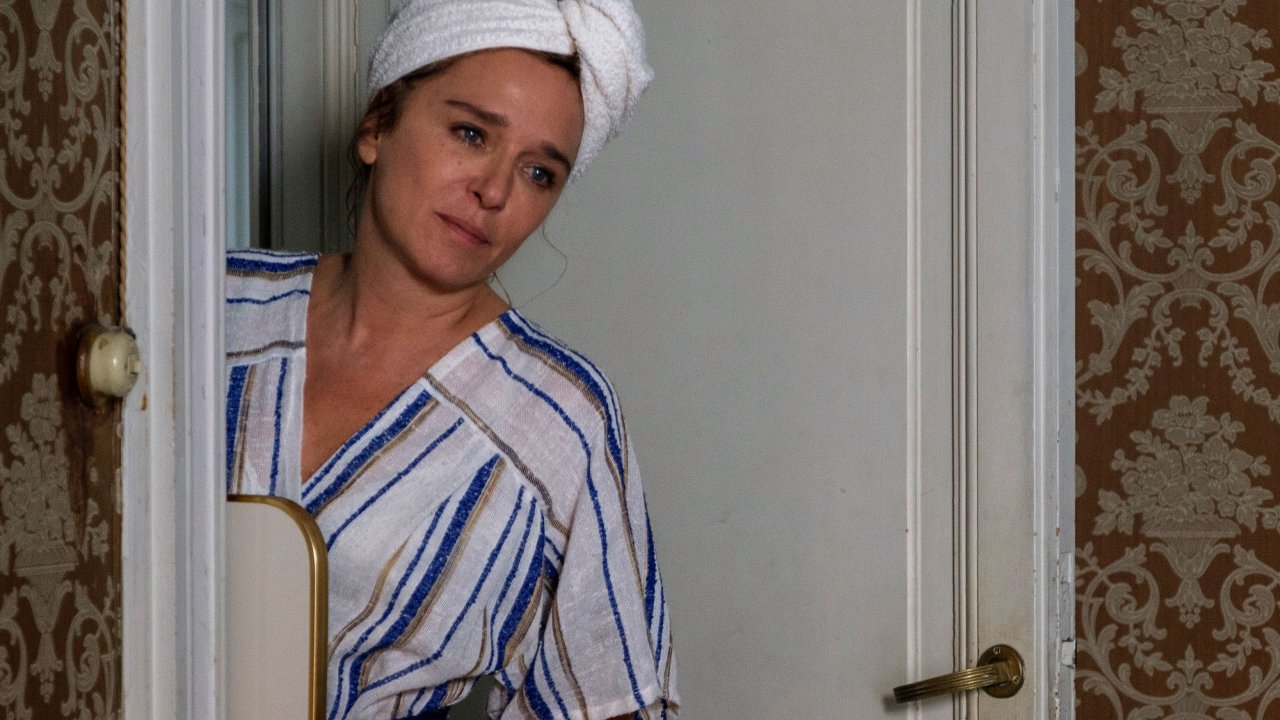 Valeria Golino in una scena de La scuola cattolica