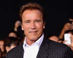 Arnold Schwarzenegger dà forfait alla sua convention per un infortunio: fan furibondi