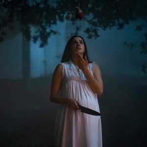Madres: Ariana Guerra in una sequenza