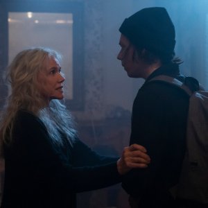 The Manor: Barbara Hershey e Nicholas Alexander in una scena del film