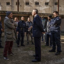 Ariaferma: Fabrizio Ferracane in una scena del film