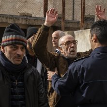 Ariaferma: Salvatore Striano e Silvio Orlando durante una scena del film