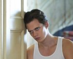 Bill Skarsgard star di Boy Kills World, prodotto da Sam Raimi